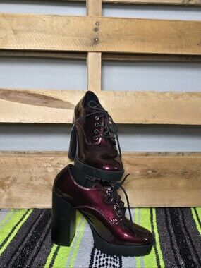 Women’s Lace-Up Platform Heels in Burgundy Size:6.5